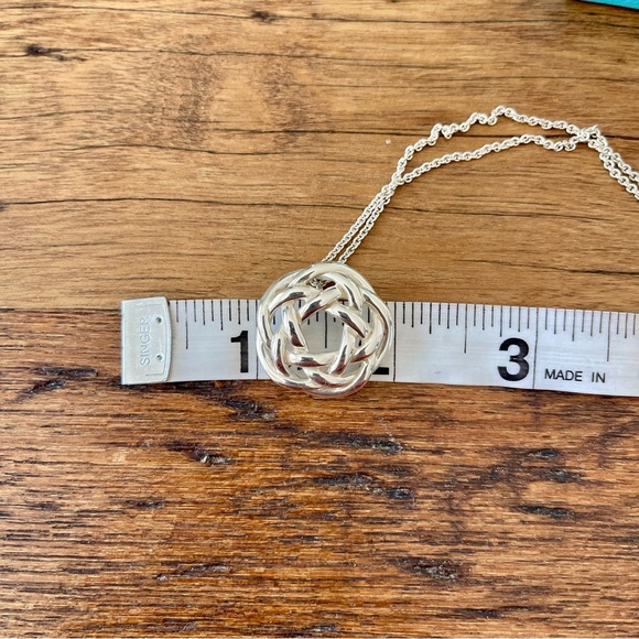 🌹 Tiffany & Co.🌹 Celtic Knot Flower Woven Round Large Necklace - Picture 8 of 8
